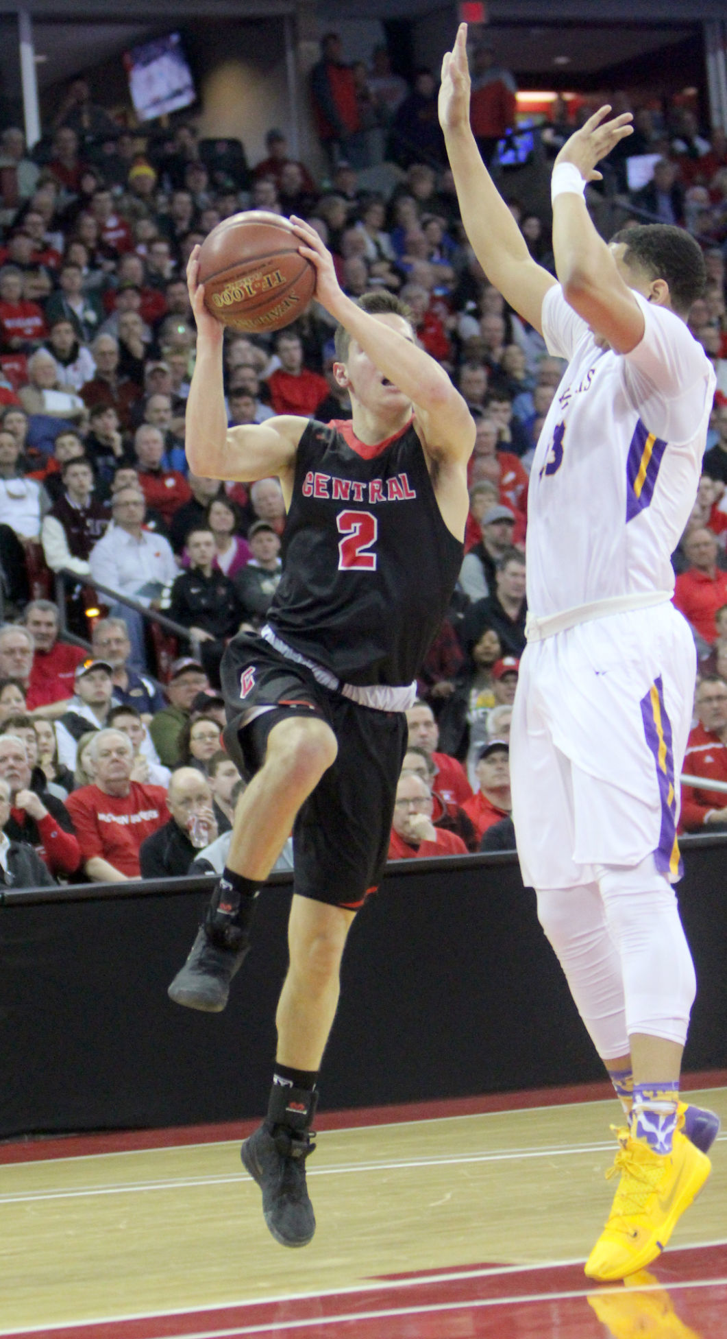 March 15: La Crosse Central vs. Milwaukee Washington